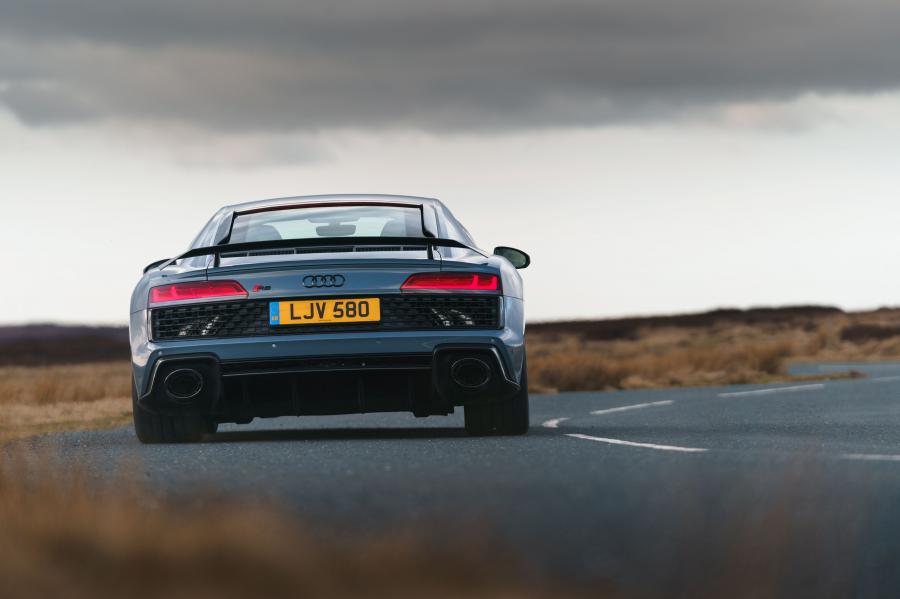  Audi R8 V10 Performance 2019 года  (UK) (фото 46 из 136)
